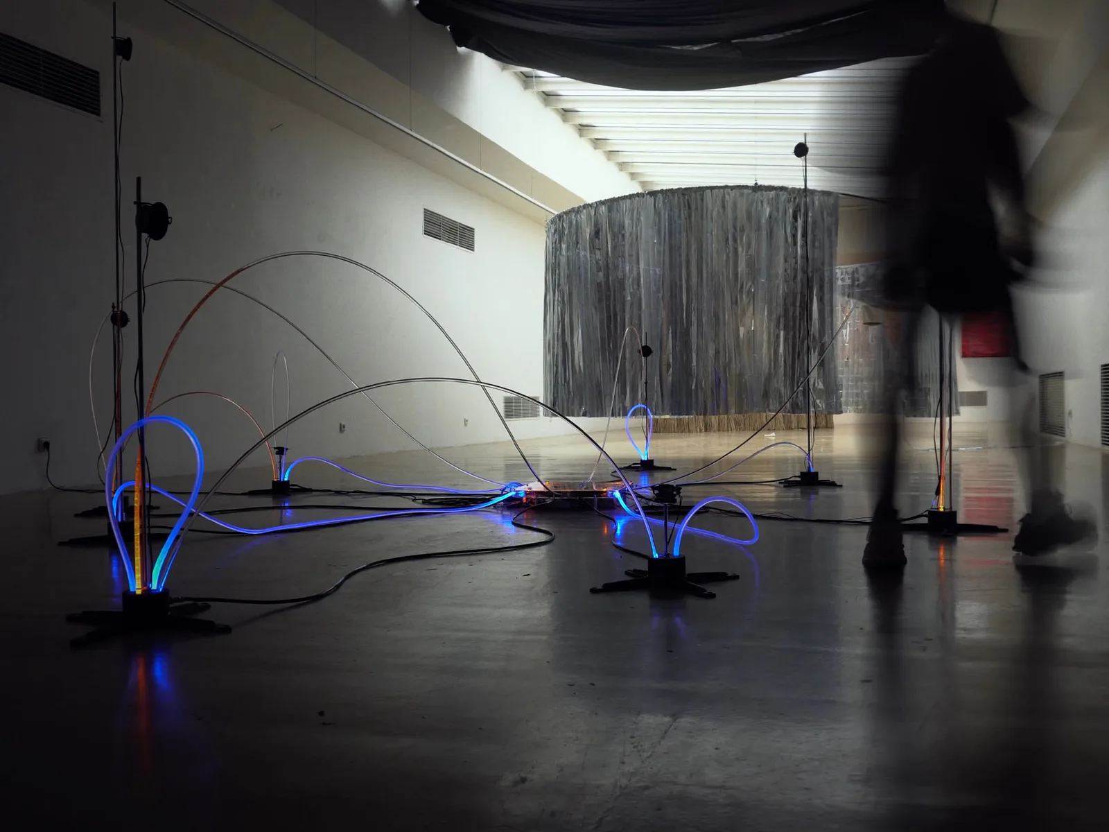 Receptor interactive installation with optical fibres and sensors