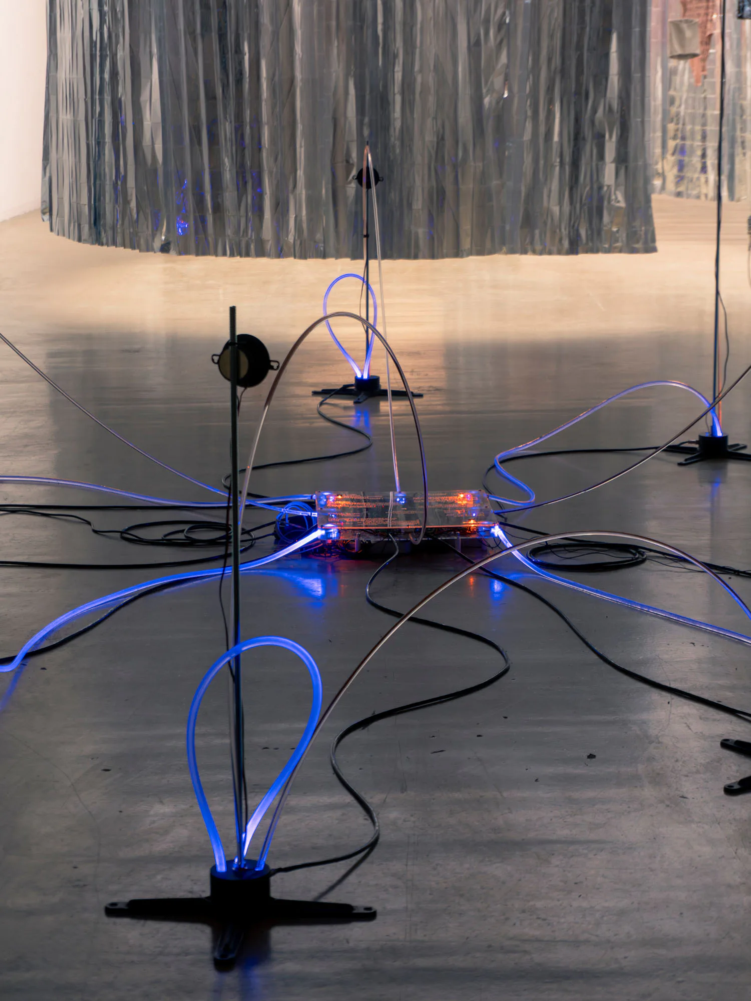 Receptor interactive installation with optical fibres and sensors