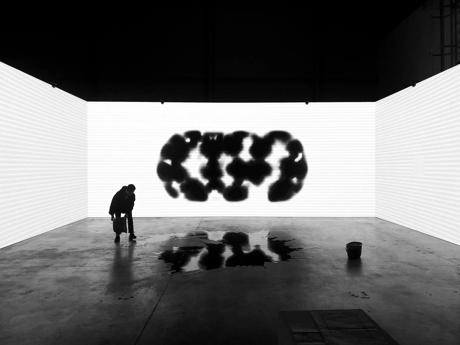 Exhibizz interactive installation, generative LED visuals, Bratislava 2025