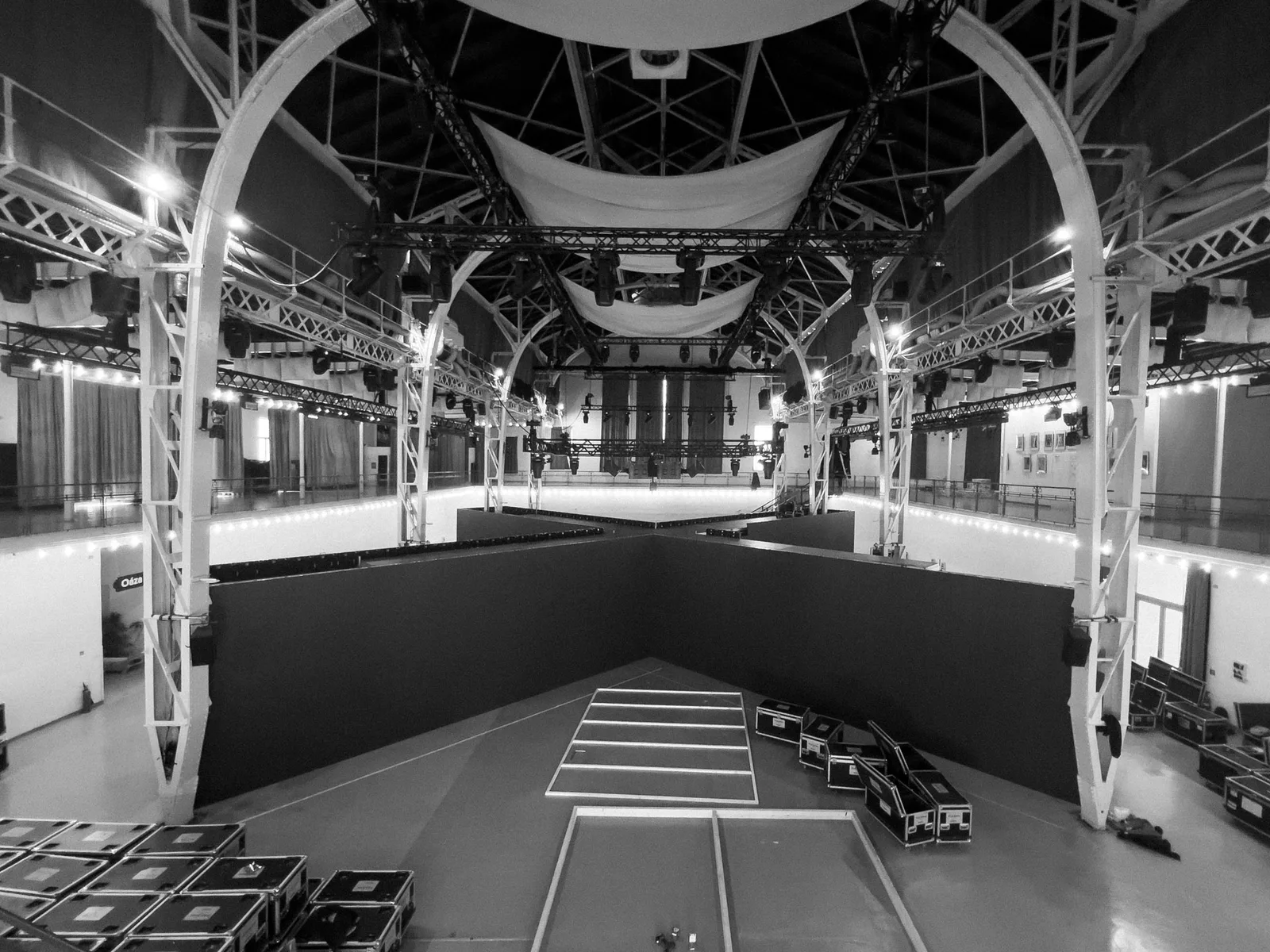 Exhibizz interactive installation, generative LED visuals, Bratislava 2025